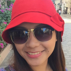 Meet your Posher, Carmela